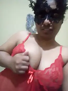 Expose Queen online show from February 16, 8:41 pm