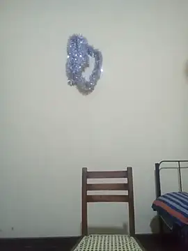 Expose Queen online show from February 4, 6:00 pm