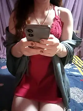 LeanaLy online show from November 27, 2:09 pm