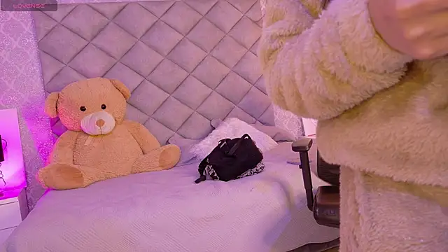 CARO ADAMS1 online show from February 9, 11:01 am