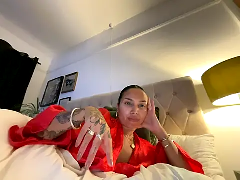 Snapshot of sexygoddessjessy chatting on October 21, 8:13 pm sexygoddessjessy online show from October 21, 8:13 pm