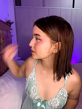 MIACUTEE  online show from November 7, 2:39 am