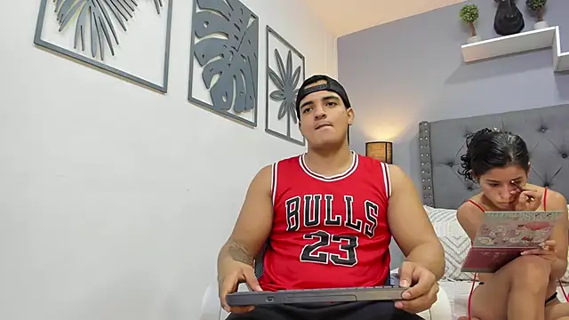 violeta and maxx online show from December 3, 12:13 am