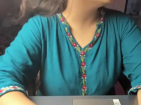 Divya68 online show from October 17, 6:33 pm