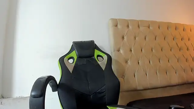 Hotblosson online show from November 22, 1:47 pm