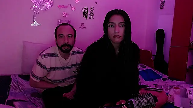 Snapshot of Isis_Robert chatting on December 14, 1:17 pm Isis Robert online show from December 14, 1:17 pm