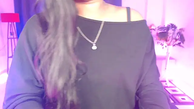 Rashiii  online show from February 17, 5:45 pm