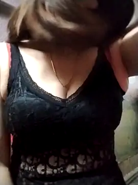 YiyinLy online show from October 21, 7:34 am