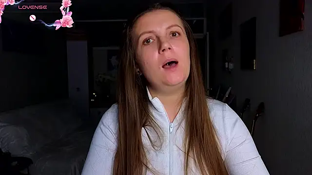 Amy  Leee  online show from October 28, 6:24 pm