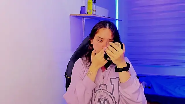 Emily Lindey online show from October 28, 3:12 am