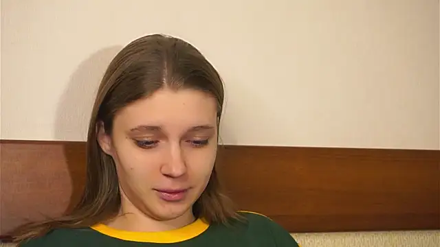 RoslynArcuo online show from November 21, 8:33 pm