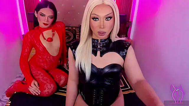 MadisonXLexie online show from October 15, 5:15 pm