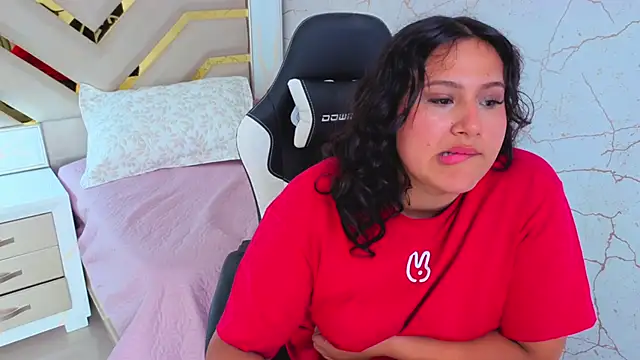 luna jonezz online show from November 26, 1:56 pm