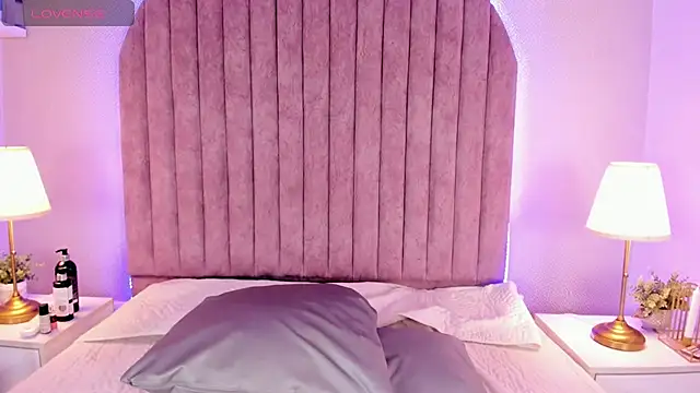 ShaylaDavis online show from February 2, 8:08 pm