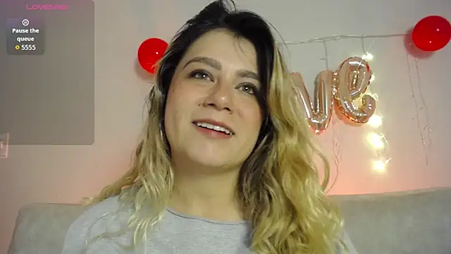 Sweet Bella Valery online show from February 17, 9:58 pm