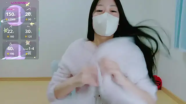 TSUKI circle online show from November 27, 2:20 pm