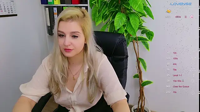 cold blondie online show from November 30, 7:56 am