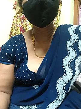 Snapshot of hot-telugu-queen chatting on October 23, 9:48 am hot-telugu-queen online show from October 23, 9:48 am