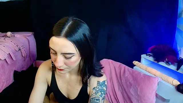 LiliBundy online show from October 30, 4:37 am