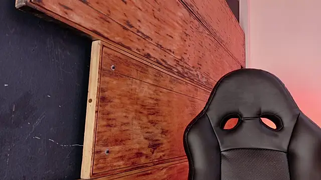 Lunaira Deep online show from February 14, 1:13 pm