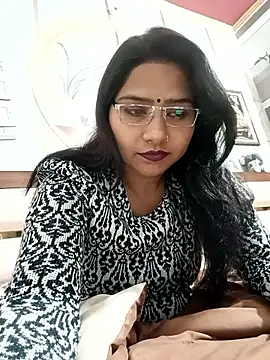 Vanshika1432 online show from December 1, 3:37 pm