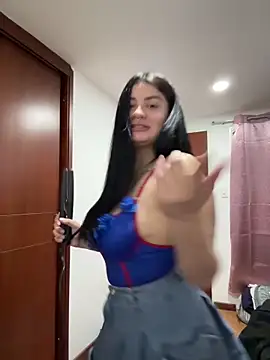 Snapshot of Lunaclarx20 chatting on October 31, 2:21 pm Lunaclarx20 online show from October 31, 2:21 pm