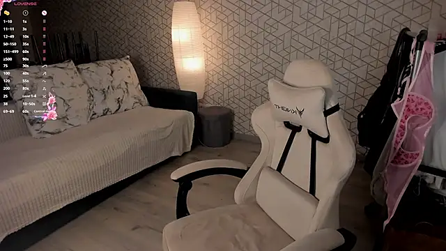 NayaValen online show from January 18, 3:47 am