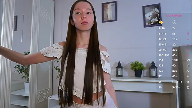 MayaHjelm online show from November 27, 5:43 am