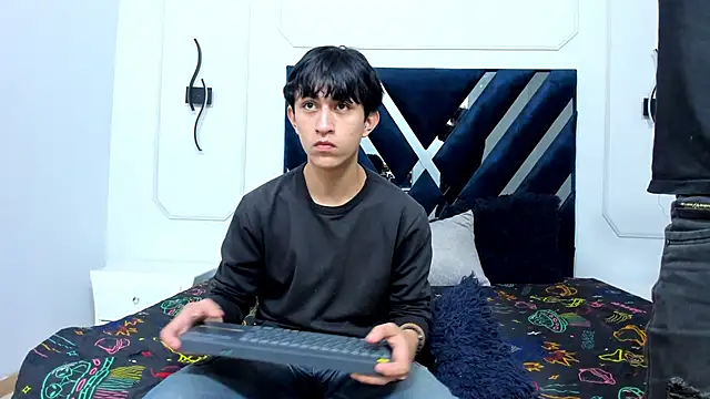 hoot booys  online show from November 29, 8:02 pm