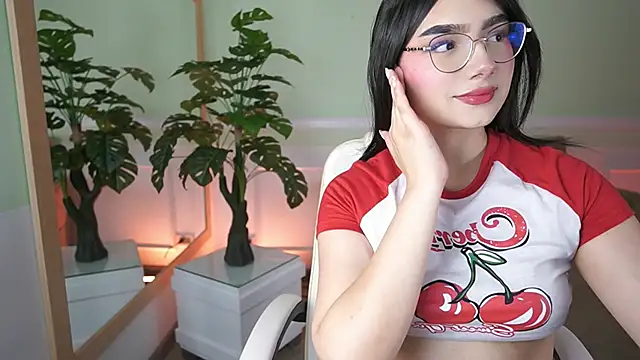 EmilyTurneer online show from February 23, 7:02 pm