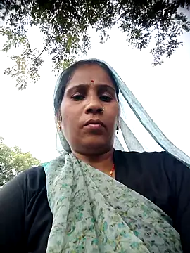 OliveGreen22 online show from October 21, 6:06 am