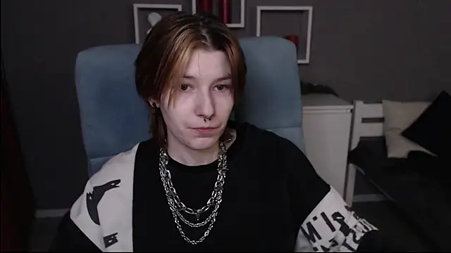 guitarandangell online show from February 9, 5:10 am