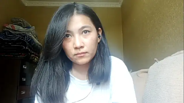 LinneaHyles online show from October 29, 7:01 am