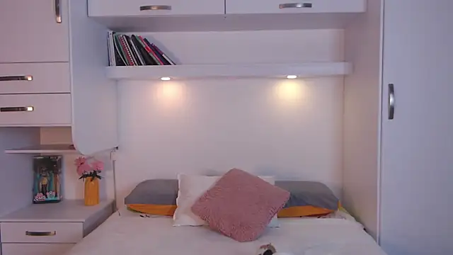 MartiRuis10 online show from December 14, 9:20 pm