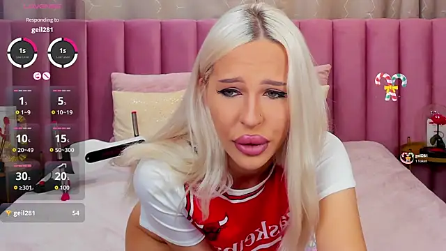 KailaCrystall online show from November 18, 1:39 am