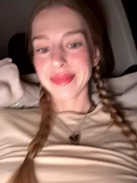 kira mia online show from January 16, 4:25 pm