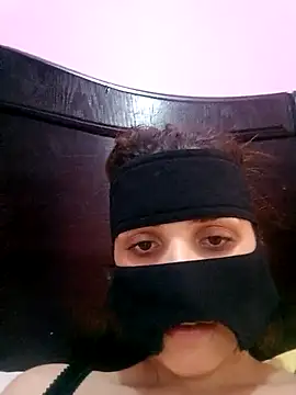 SandyAmr online show from November 6, 9:04 am