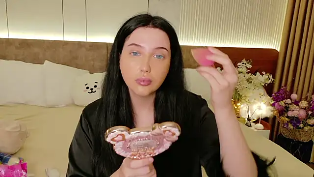 Felicia Herceg online show from January 7, 3:26 pm