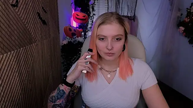 Kiki shay online show from October 28, 9:08 pm