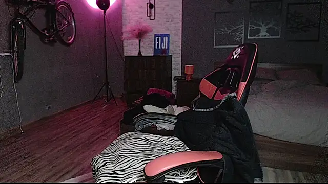 AuroraKeepFuck online show from November 7, 12:27 am