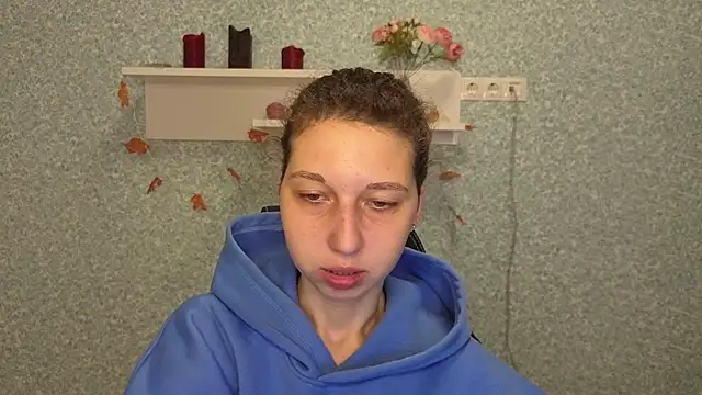 CuteEllii online show from December 1, 5:22 am