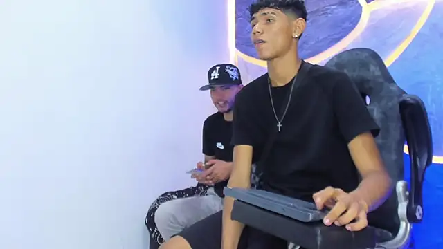 Sex Boy 33  online show from December 18, 4:28 am