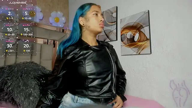 Cristall ravven online show from November 10, 1:39 pm