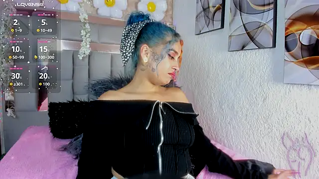 Cristall ravven online show from November 18, 7:48 pm