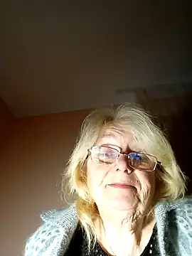 AmyLove353 online show from November 12, 9:46 pm