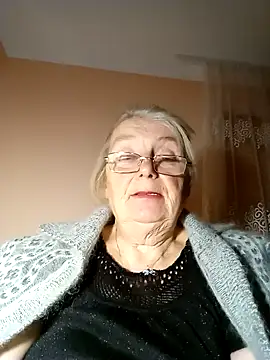 AmyLove353 online show from November 11, 9:45 pm