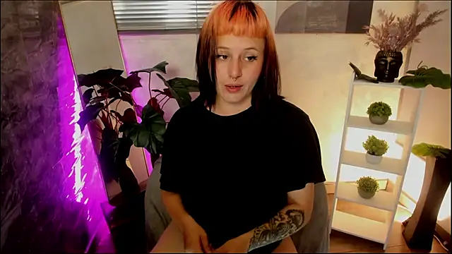 camilaa lux online show from March 10, 2:10 pm