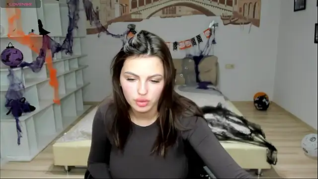 KittyShenson online show from October 30, 6:42 pm