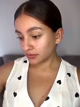 Talia Bonet online show from December 5, 4:30 pm