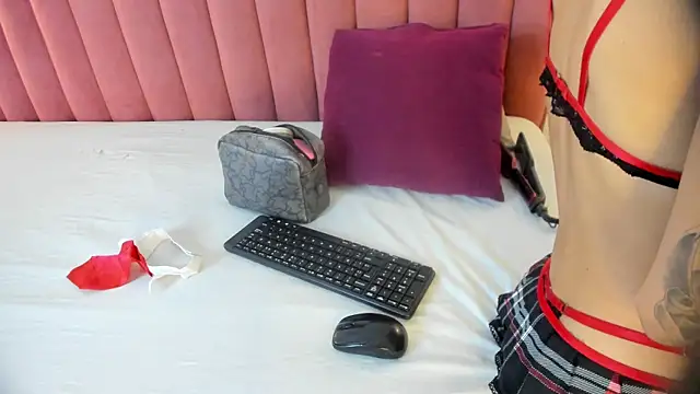 Celina Kyle1 online show from November 24, 8:00 pm